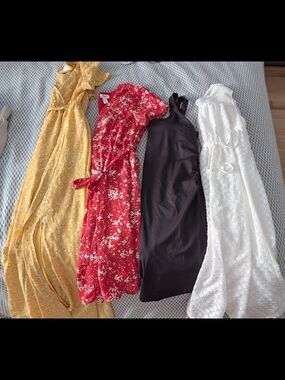 4 Maternity Dresses All Xs